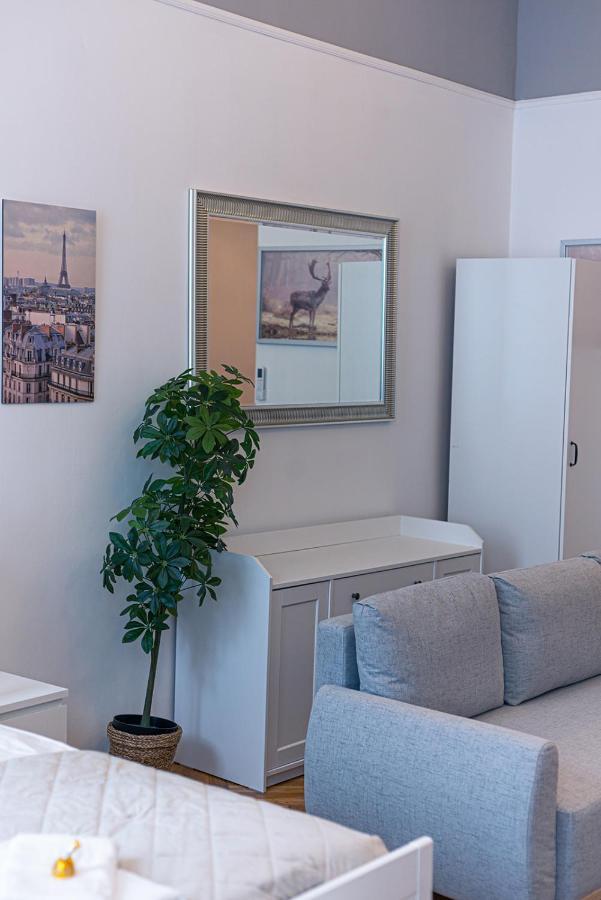 Joy Apartments On Kiraly Street บูดาเปสต์ ภายนอก รูปภาพ