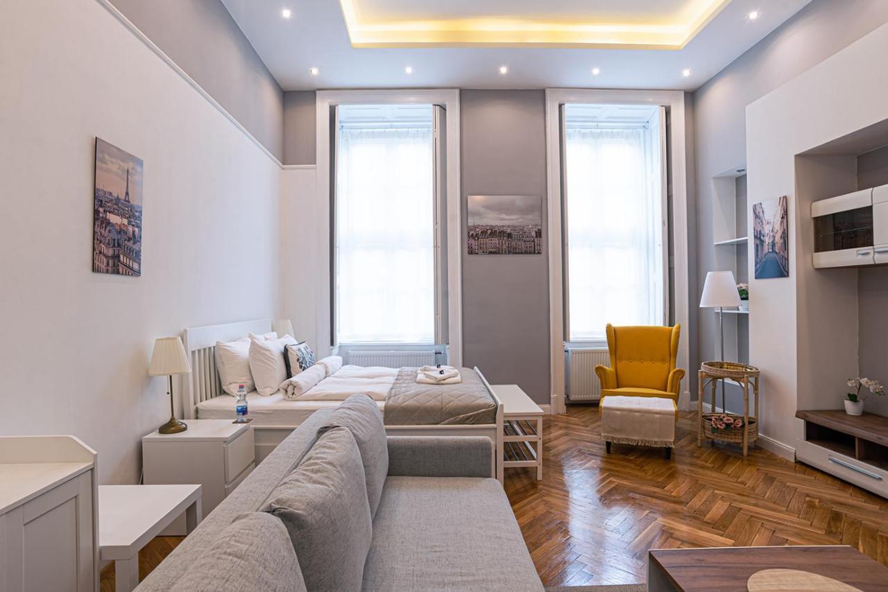 Joy Apartments On Kiraly Street บูดาเปสต์ ภายนอก รูปภาพ