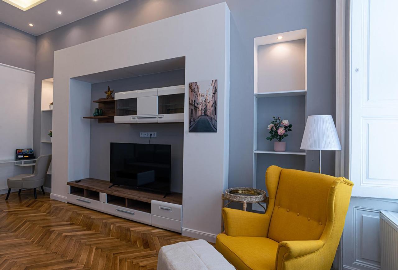 Joy Apartments On Kiraly Street บูดาเปสต์ ภายนอก รูปภาพ