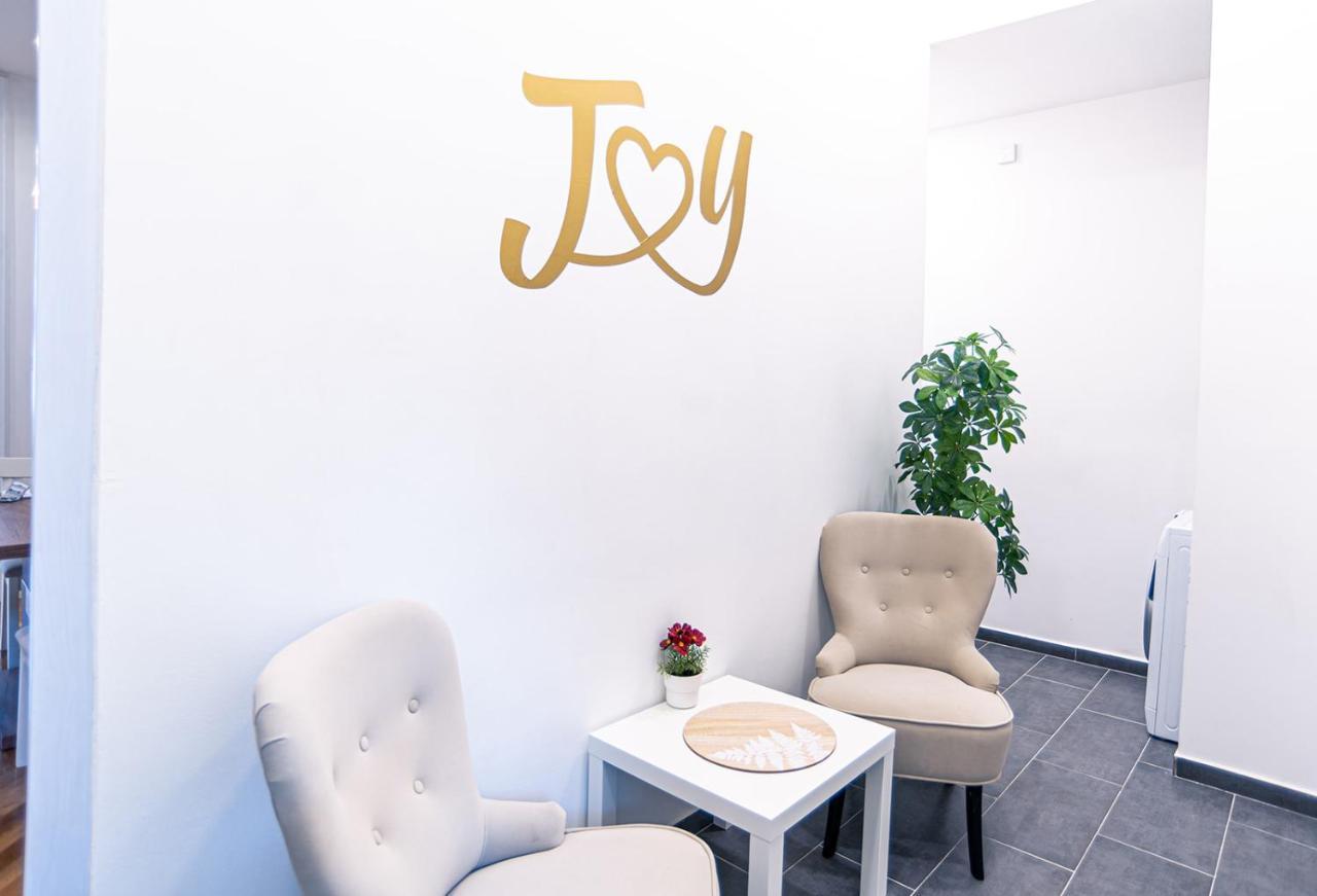 Joy Apartments On Kiraly Street บูดาเปสต์ ภายนอก รูปภาพ
