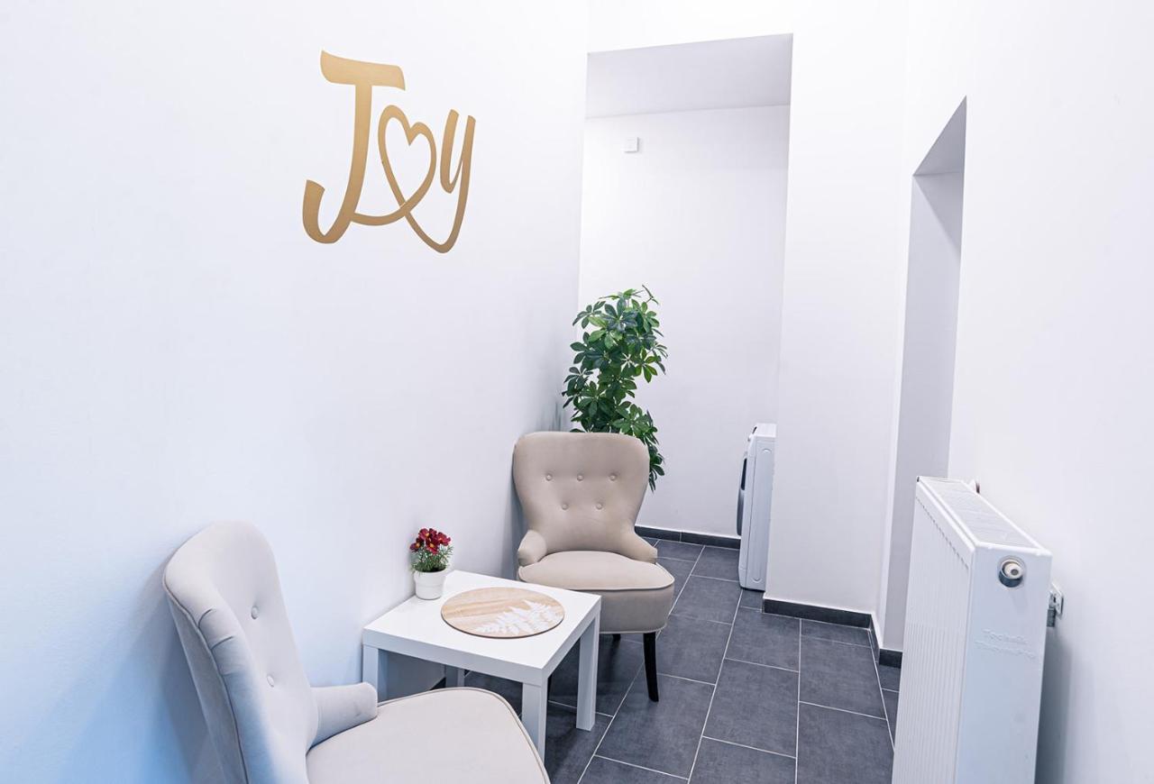 Joy Apartments On Kiraly Street บูดาเปสต์ ภายนอก รูปภาพ